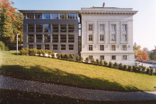 Außenansicht des Bundesgerichts in Lausanne (Westseite)